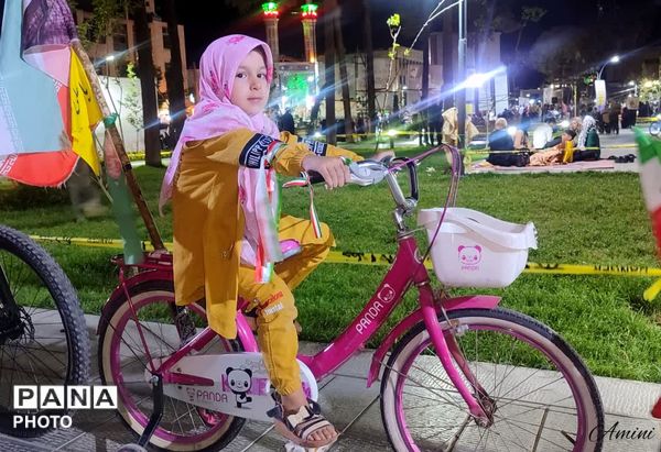 نسل جدید هم پای کار انقلاب هستند