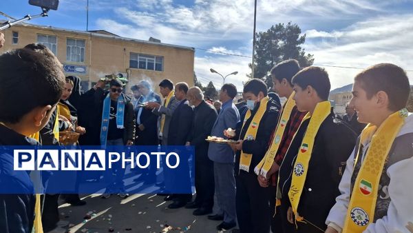 بدرقه دانش‌آموزان پسر عمره‌گذار کهگیلویه و بویراحمد 