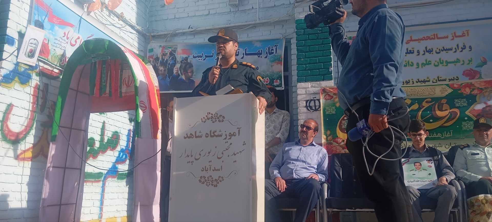 نواختن زنگ مهر و مقاومت ایثار و آغازسال تحصیلی جدیددر آموزشگاه شاهدشهیدزیوری 