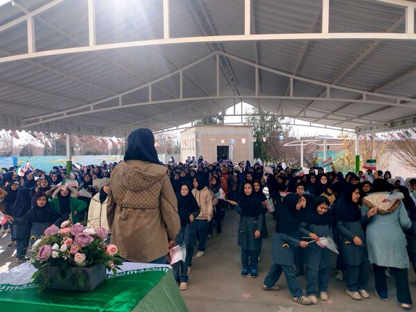 جشن میلاد امام زمان(عج) در دبستان فرهنگ فرازمند