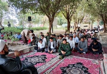 طنین نوای دعای عرفه در جوار مزار شهدای گمنام رودبار جنوب