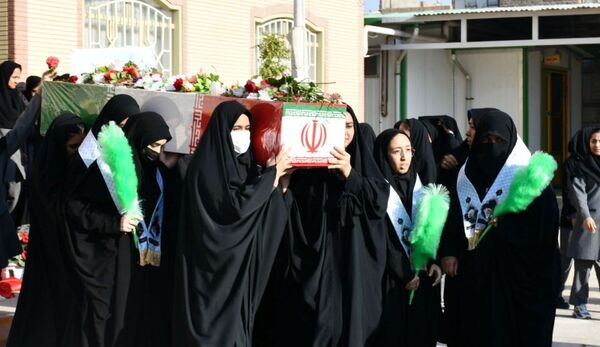 تشییع باشکوه شهید گمنام درسطح مدارس مه ولات