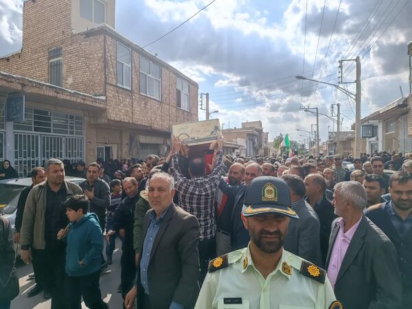 مراسم تشییع و خاکسپاری پیکر مطهر شهید عباس رمضانی در کوهپایه
