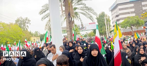 وداع حماسی دریادلان هرمزگان با فرمانده شهید علیرضا تنگسیری در بندرعباس