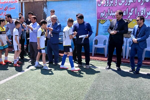 مسابقات مینی فوتبال دانش‌آموزان دوره اول ودوم ابتدایی در بهارستان‌۲