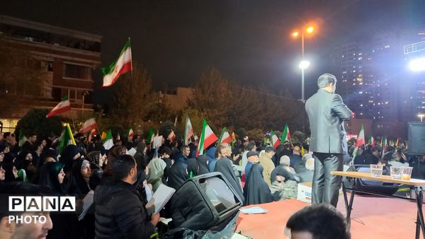 تجمعات شبانه همراه با موکب سازمان دانش آموزی در میدان المپیک 