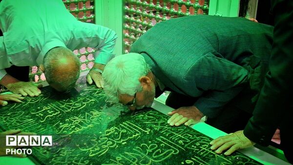غبارروبی مزار مطهر امامزاده سید مرتضی
