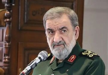 حضور مردم در خیابان‌ها قوت قلب نیروهای مسلح است