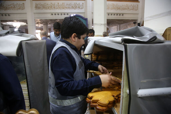 خدمت‌رسانی 35 خادمیار نوجوان در حرم حضرت معصومه(س)