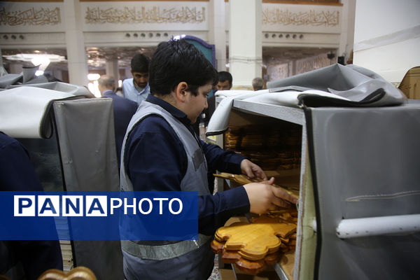 خدمت‌رسانی 35 خادمیار نوجوان در حرم حضرت معصومه(س)