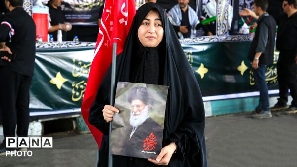 وداع حماسی ملت با پیکر مطهر پیشوای انقلاب اسلامی
