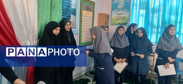 تقدیر از دانش‌آموزان برتر آموزشگاه فدک فاروج 