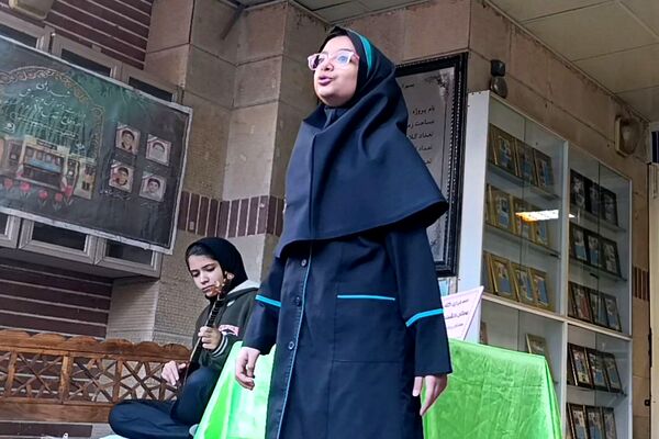 نمایشگاه کتاب دانش آموزی در ناحیه دو شهرری 