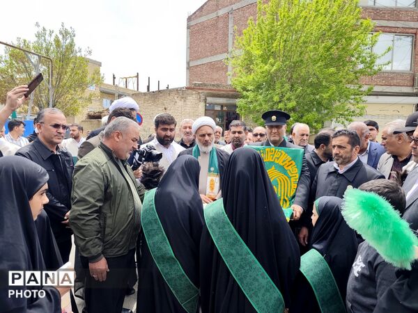 کاروان زیر سایه خورشید وارد لیلان شد