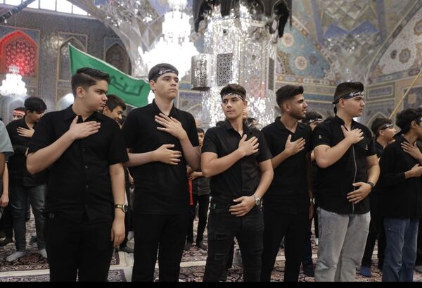 مراسم احلی من العسل در جوار حرم مطهر امام هشتم شیعیان(ع)