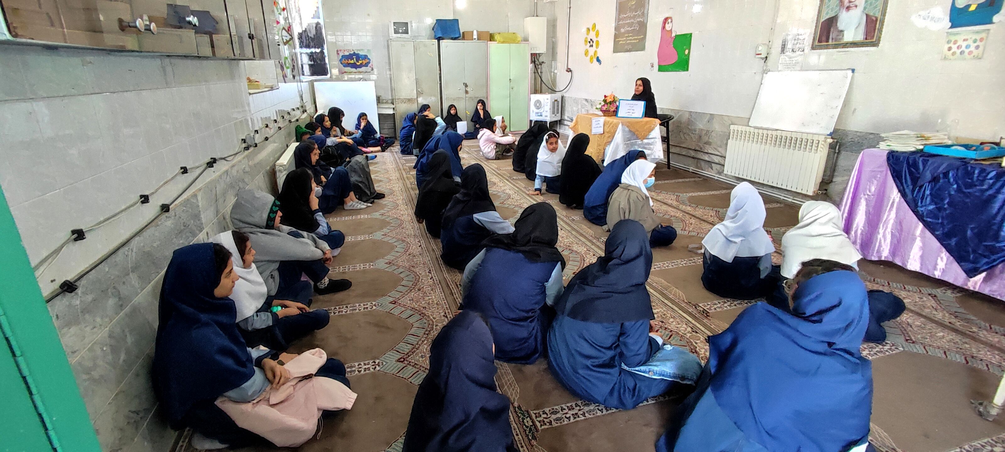 کارگاه آموزشی دانش‌آموزان در هفته پدافند غیرعامل (پدافند زیستی) در مدرسه شهید خاقانی شهرستان شیروان