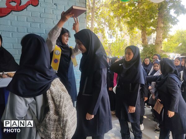  جشن جوانه ها در دبیرستان مطهره 