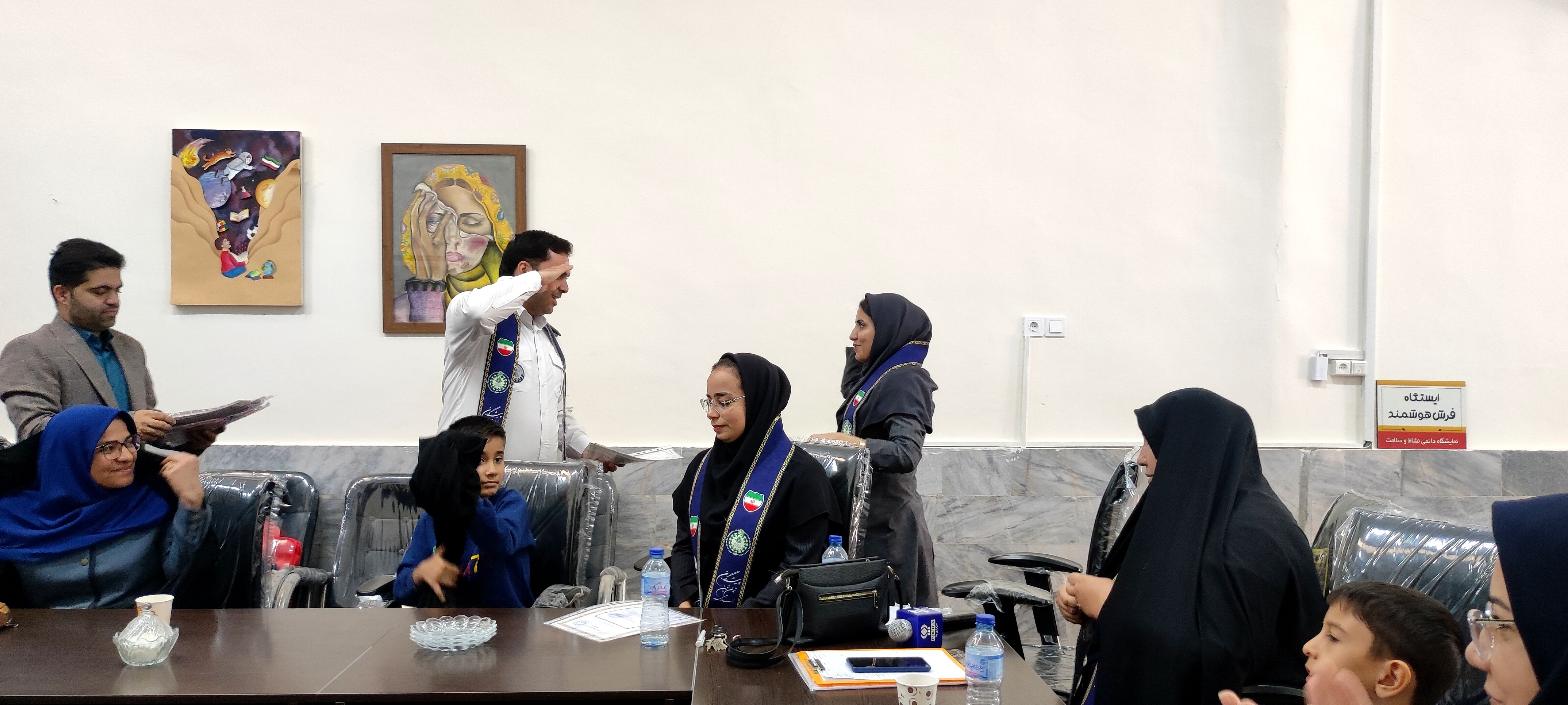 جلسه تقدیر از عوامل اجرایی همایش بزرگ یاوران مقاومت در کانون باهنر بجنورد