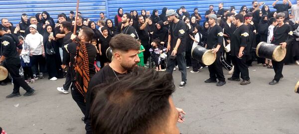 استقبال عزاداران حسینی از کاروان نمادین اسرای کربلا در قم