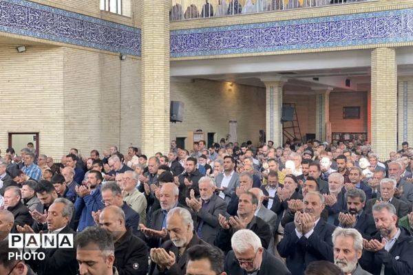 حضور فرهنگیان مردم روزه دار و متدین در نمازجمعه شهرستان ملارد