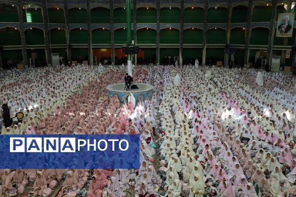 مراسم جشن تکلیف متمرکز ۳۰۰۰ نفره ویژه دانش‌آموزان دختر شهر یزد