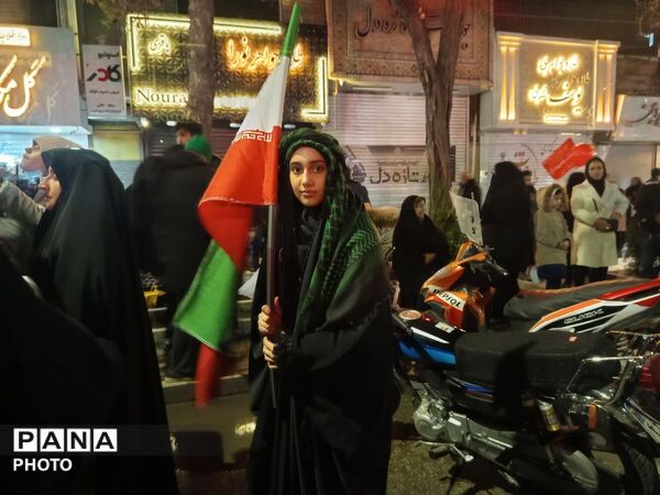 حضور گسترده و پرشور مردم انقلابی نیشابور در مراسم شهادت رهبر شهید