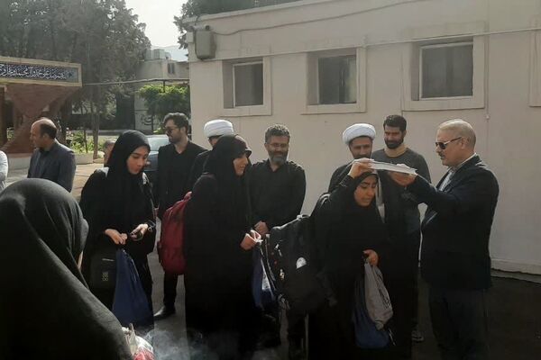 دانشجو معلمان البرز برای حضور در پیاده‌روی اربعین حسینی عازم کربلا شدند