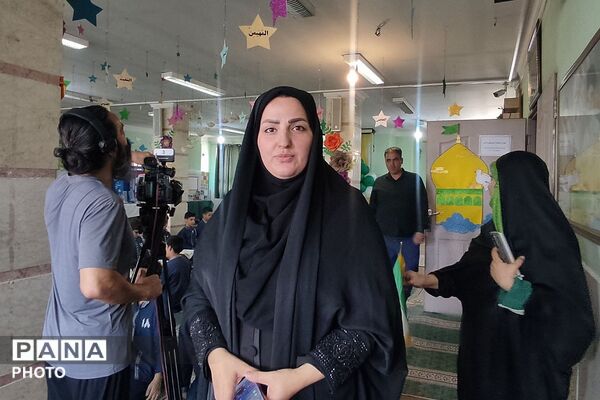 برپایی نماز جماعت در مدارس ناحیه دو شهرری 