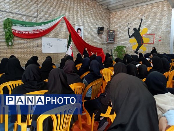 برگزاری جلسه آموزش خانواده با موضوع هدایت تحصیلی پایه نهم در قوچان