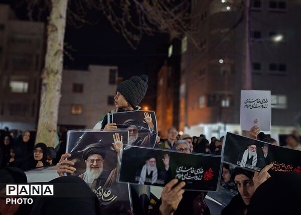 میدان مرکزی خلیل‌آباد‌ مملو از عاشقان انقلاب