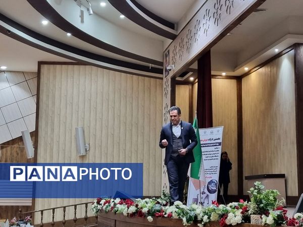 همایش آشنایی با مبانی هوش مصنوعی دانش‌آموزان شهرستان تربت حیدریه 