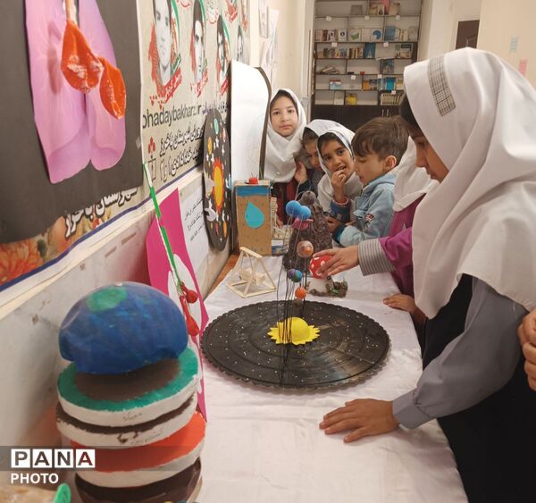 نمایشگاه خلاقیت کودکان مدرسه‌ شهید خدادادی