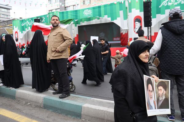 ٢٢ بهمن؛ روزى که دلها با قدم‌‌ها یکى میشود