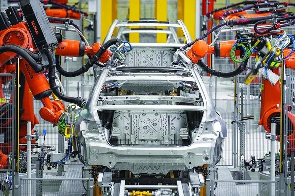 کاهش تعرفه واردات خودرو در سال آینده