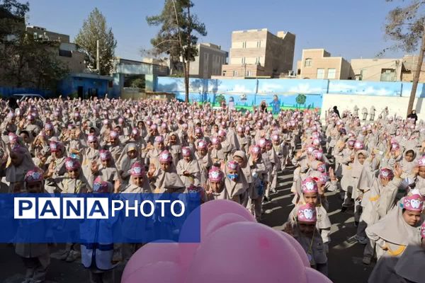 برگزاری طرح وارنیش فلوراید در مدرسه سمیه قرچک
