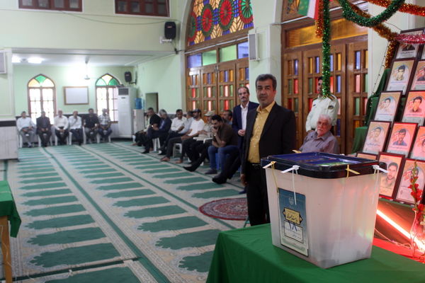 حضور پرشور مردم ولایت‌مدار بوشهر در پای صندوق‌های رأی