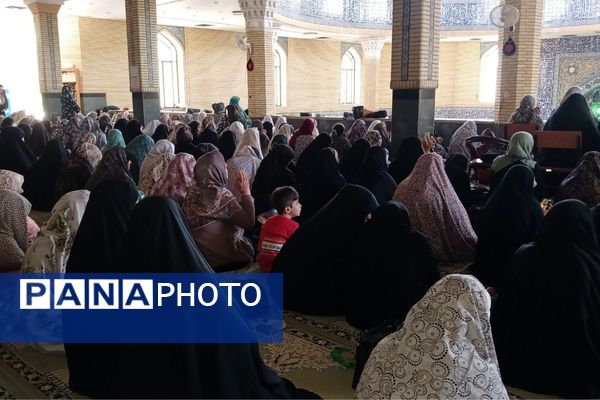 پاسخگویی و رفع مشکلات مردمی توسط مسئولان آموزش و پرورش در میز خدمت نماز جمعه