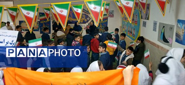 برگزاری جشن دهه فجر با برنامه‌های ورزشی و فرهنگی در دبستان شهید ابوالفضل