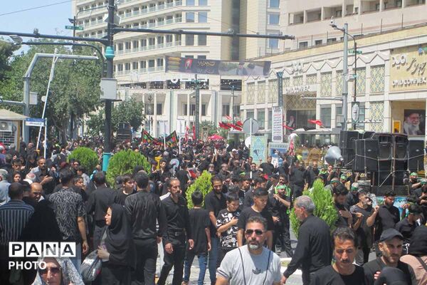 حضور میلیونی زائران در مشهد