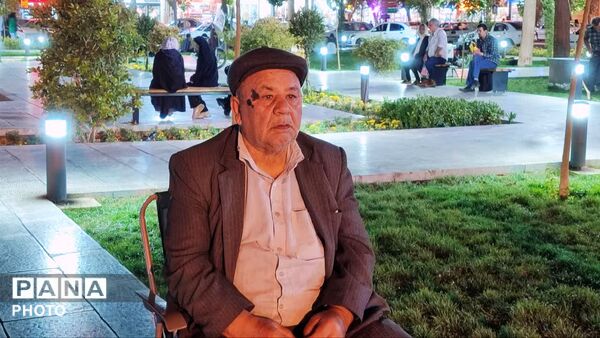 سالمندان در تجمعات حماسی نجف‌آباد؛ روایتگر تجربه‌های زندگی