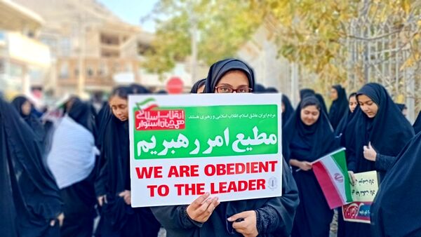 ۱۳ آبان؛ روایت ایستادگی نسل‌ها در مارکده