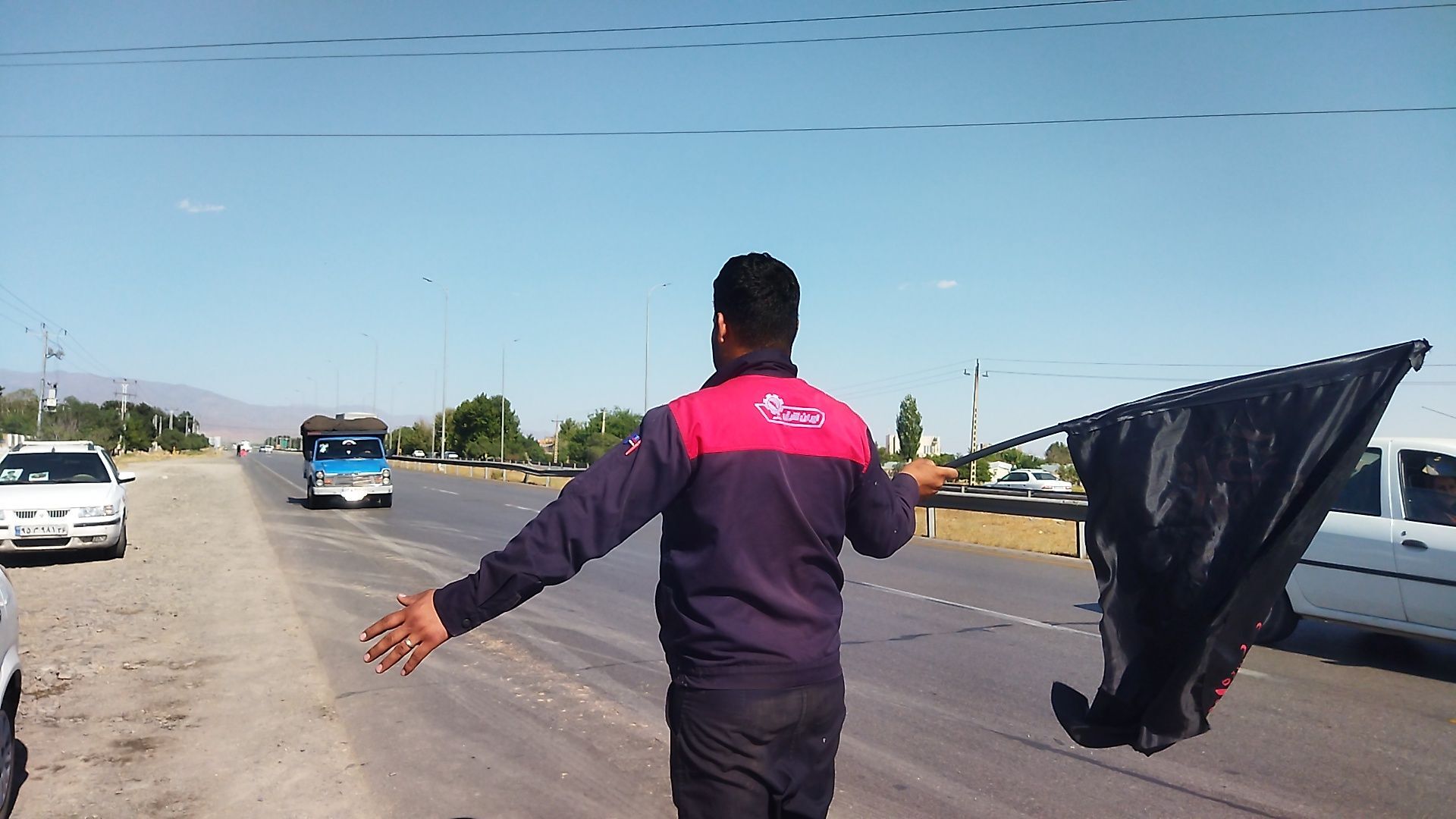 موکب شرکت  ایران شرق در محور نیشابور - مشهد میزبان مسافران و زائران تشییع رهبر شهید در مشهد
