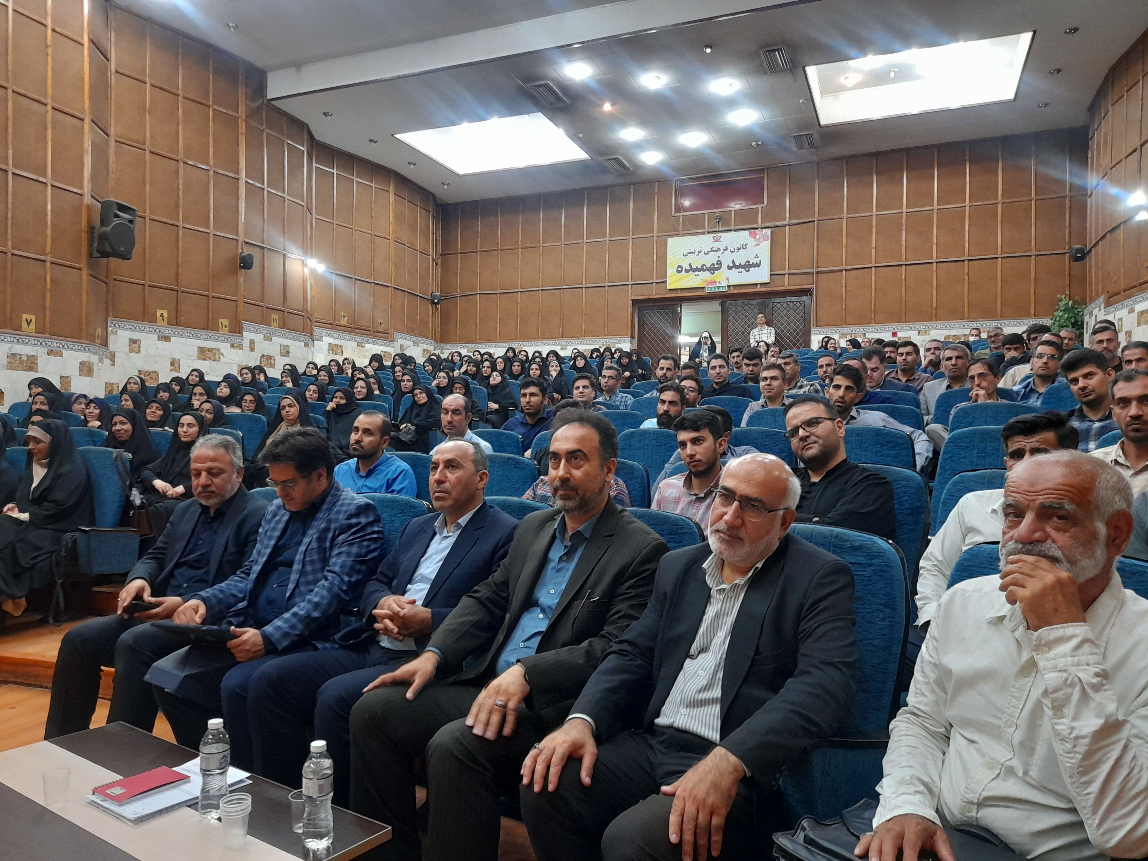 برگزاری دوره  دانش افزایی مربیان پرورشی و مشاوران جدیدالورود استان البرز