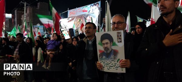 قاب پانا میزبان اجتماع پرشور مردمان ولایت مدار نیشابور در بلوار فضل