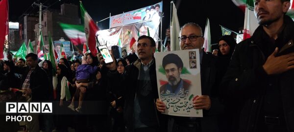 قاب پانا میزبان اجتماع پرشور مردمان ولایت مدار نیشابور در بلوار فضل