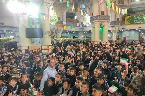 اجتماع عظیم دانش‌آموزان شهرری در حرم حضرت عبدالعظیم حسنی(ع) به‌مناسبت هفته فرهنگی ری 