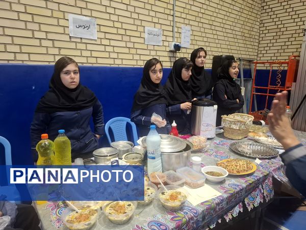 بازارچه کسب و کار دانش‌آموزی دبیرستان پردیسان سملقان