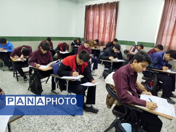 اولین آزمون پایش برای دانش‌آموزان دهم، یازدهم و دوازدهم دبیرستان نمونه آیت‌الله خامنه‌ای