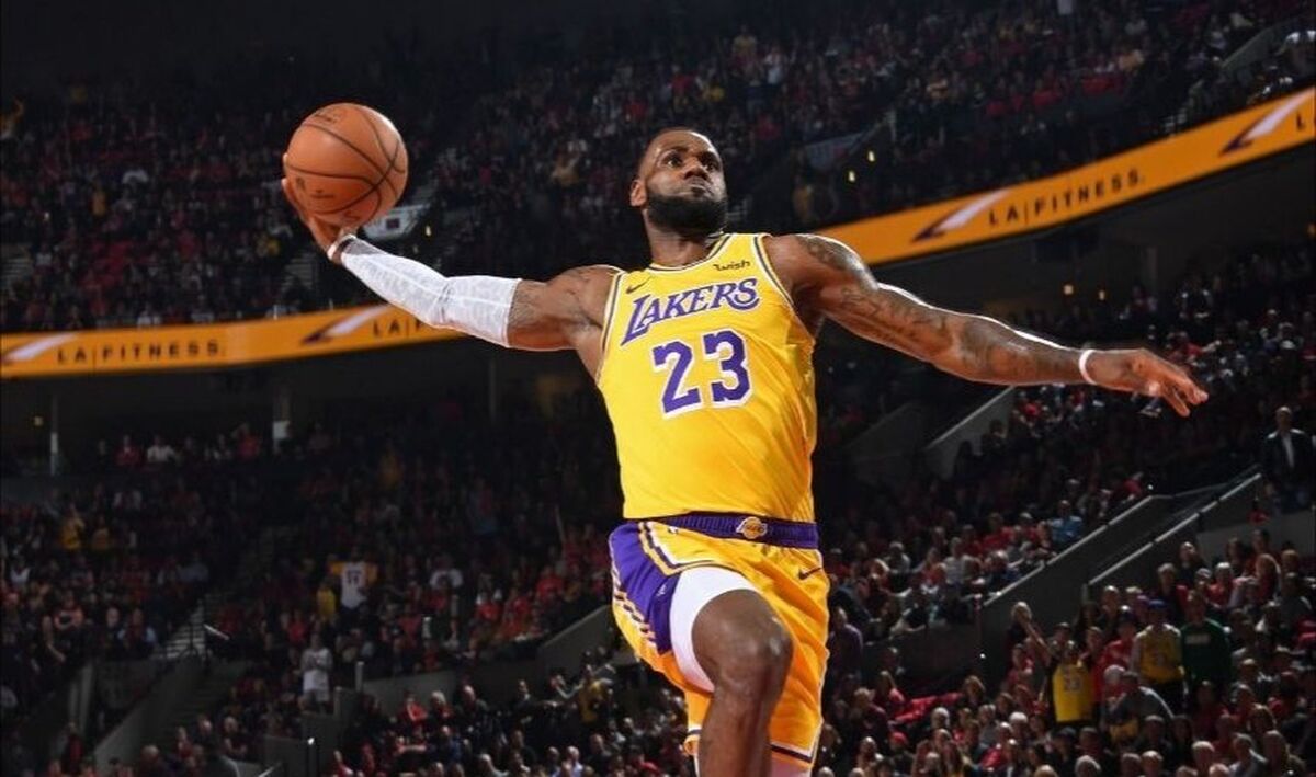 رکورد تاریخی آسمان خراش جهنمی آمریکا درNBA رکورد کریم عبدالجبار در دستان جیمز 