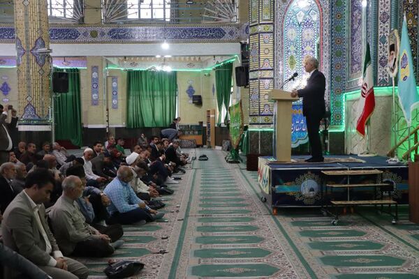  سخنرانی مدیر کل آموزش و پرورش شهرستانهای استان تهران پیش از خطبه‌های نماز عبادی و سیاسی جمعه ورامین به مناسبت هفته بزرگداشت مقام معلم 